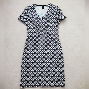 NWT Boden Navy and White Floral V-neck Pocket Dress sz2